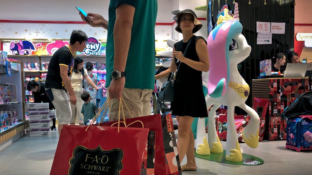 Shopping i Kina ligger et knepp foran resten av verden. Kunder kan nå betale for seg kun ved å vise ansiktet.