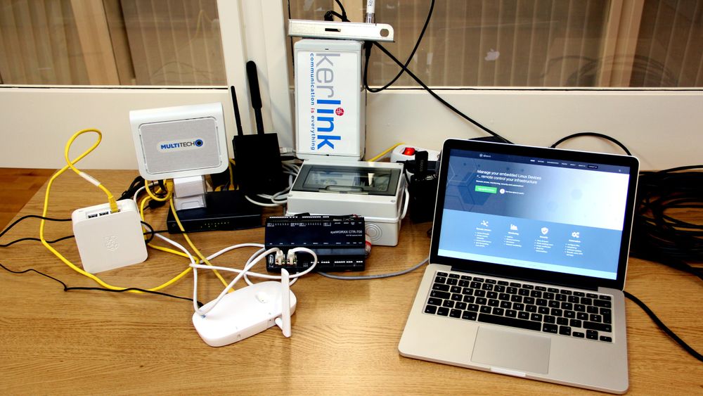 Det er svært mange ulike IoT-enheter som kan administreres ved hjelp av Qbee. På bildet vises et lite utvalg.