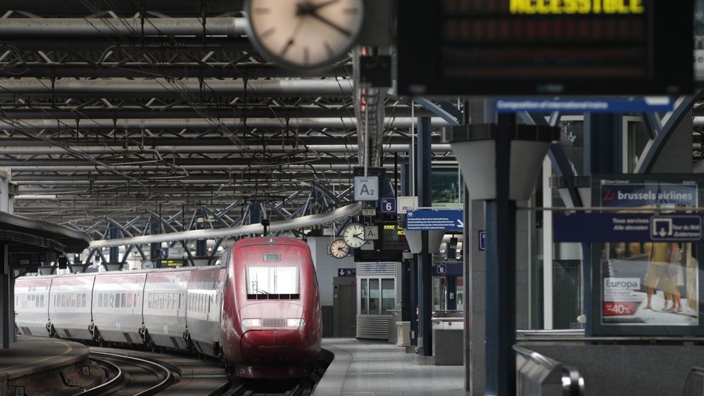 Et Thalys-tog på Brussel Midi-stasjonen.