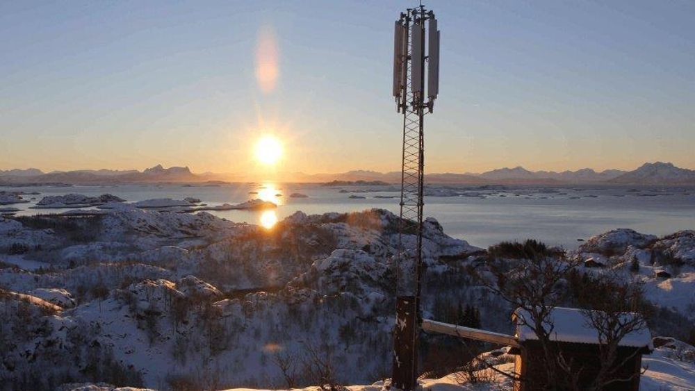 Japanske Docomo ønsker å bruke utstyr fra ulike leverandører av radioutstyr, blant annet fordi de er flinke på ulike ting, eksempelvis er noen bedre på dekning, andre på å lage små enheter for veggmontering i byer. Bildet er av en av Telenors basestasjoner.