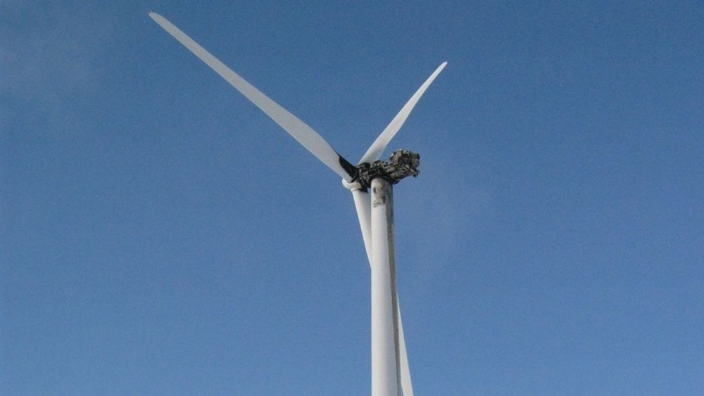 Vindturbinen «Margrethe Kitti», som sto på testfeltet Sandhaugen i Troms, begynte å brenne i 2010.
