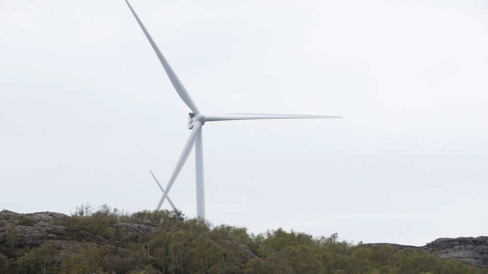 Vindmøllene i Eigersund kommune i Rogaland er allerede bygget, men mange rundt om i landet er negative til planen om å bygge vindmøller i deres nærmiljø.