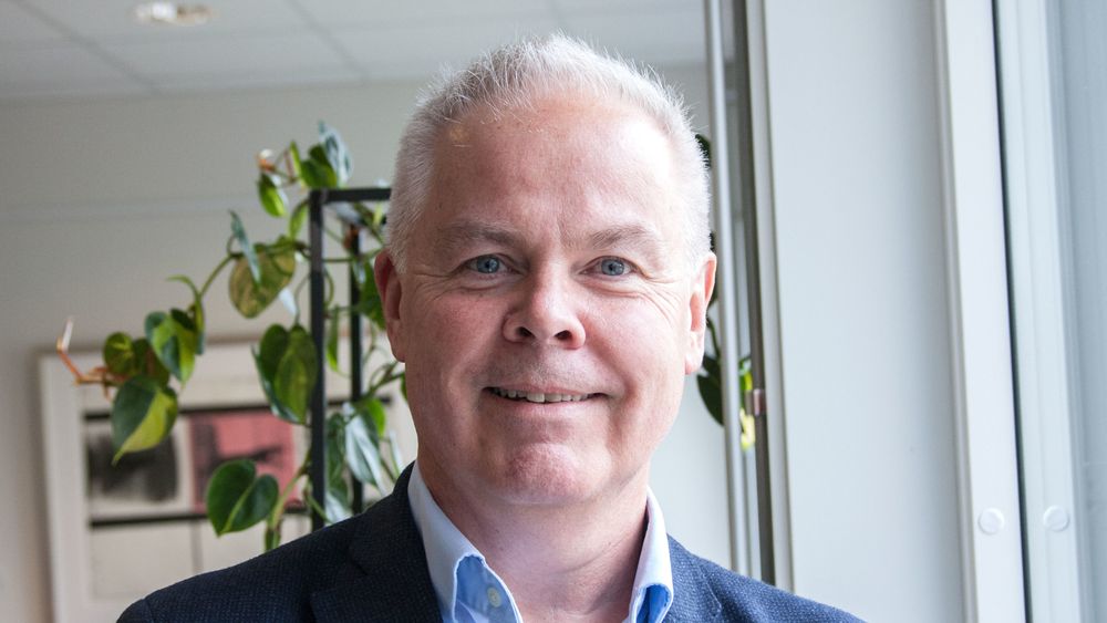 Direktør for strategiske prosjekter i Lyse, Eirik Gundegjerde, forteller at selskapet vil tilby fast trådløst bredbånd ved hjelp av frekvensene i 2,6 GHz-båndet som i en årrekke var eid av Cayman Spectrum.
