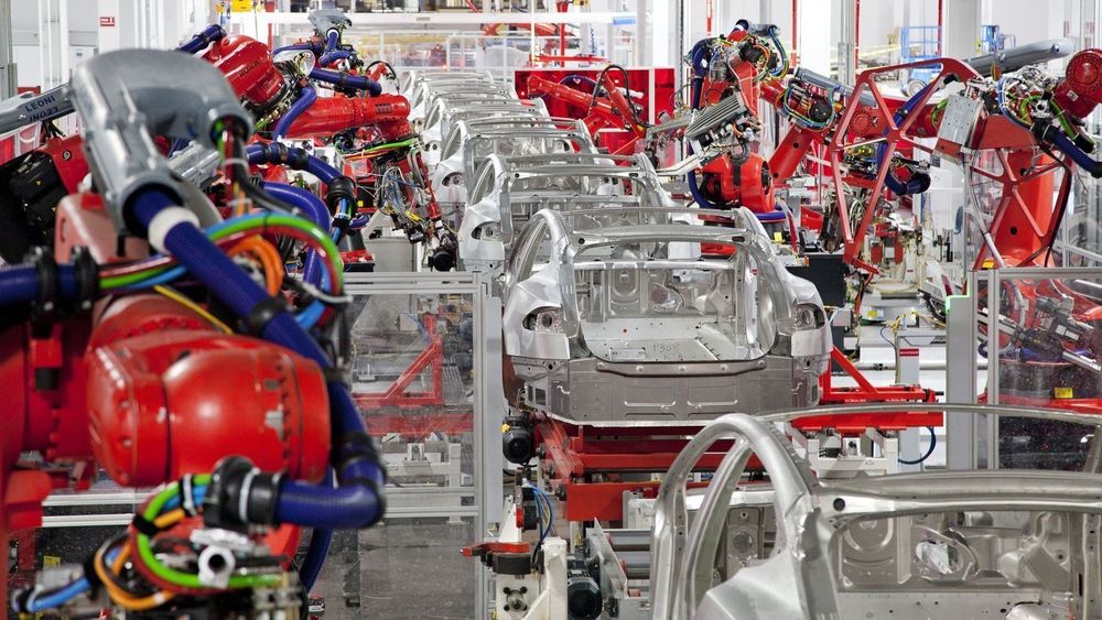 Det kommer en ny Tesla-fabrikk for produksjon av batterier og biler i Tyskland. Bildet er fra Teslas fabrikk i Fremont, California.