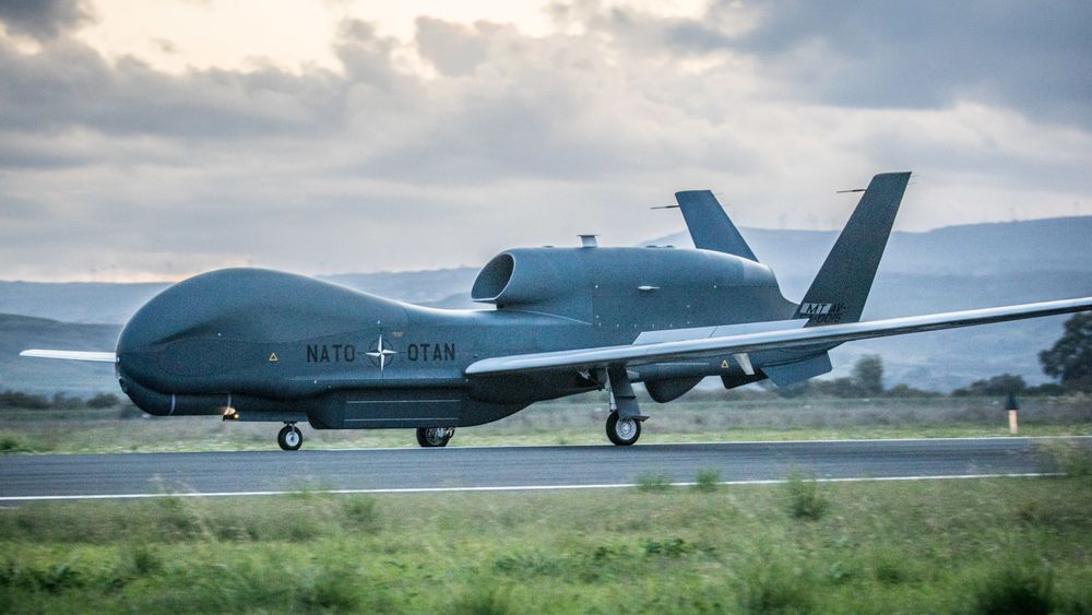 Natos første RQ-4D ankom Europa for første gang 21. november. I løpet av et halvår skal det komme fire droner til.