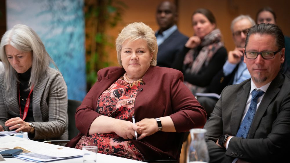 Statsminister Erna Solberg varsler i dag at hun legger kraftskatteutvalgets forslag i skuffen. 171 ordførere har protestert mot forslagene, som innebærer å ta kraftinntekter fra kommunene og i stedet sluse mer inn til staten.  