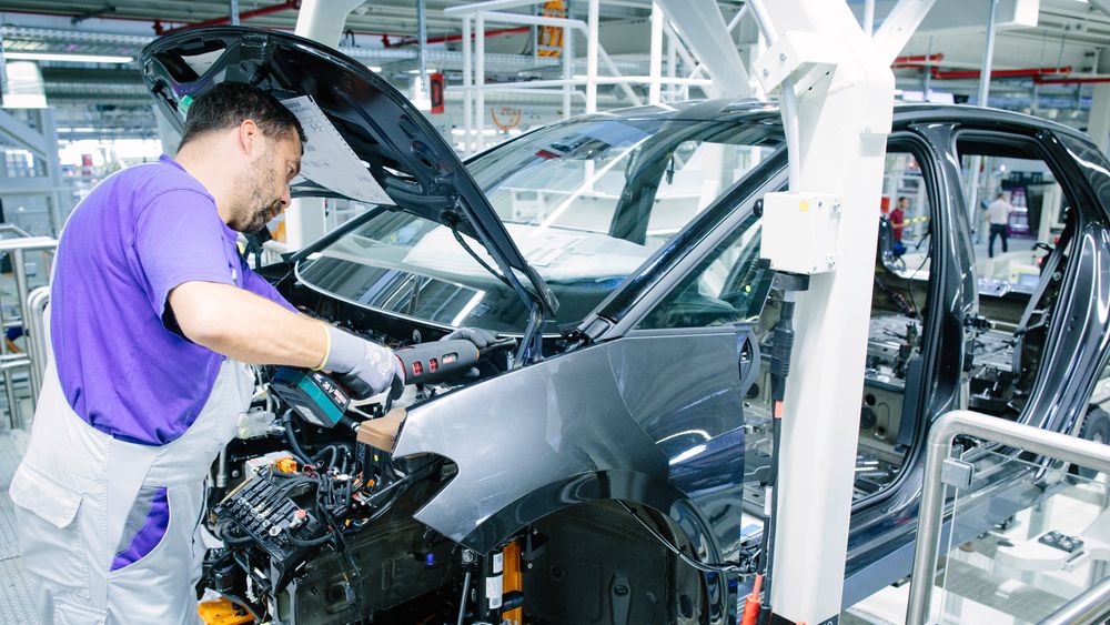Produksjonen av ID.3 er i full gang på VW-fabrikken i Zwickau. VW skal kutte inntil 7000 jobber i nær fremtid. 