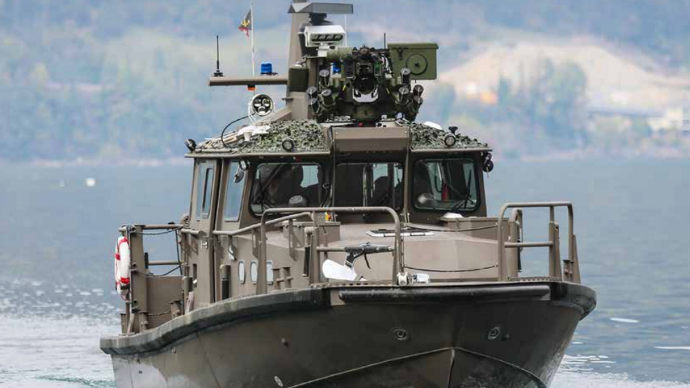 Sveitsisk patruljebåt med Protector RWS.