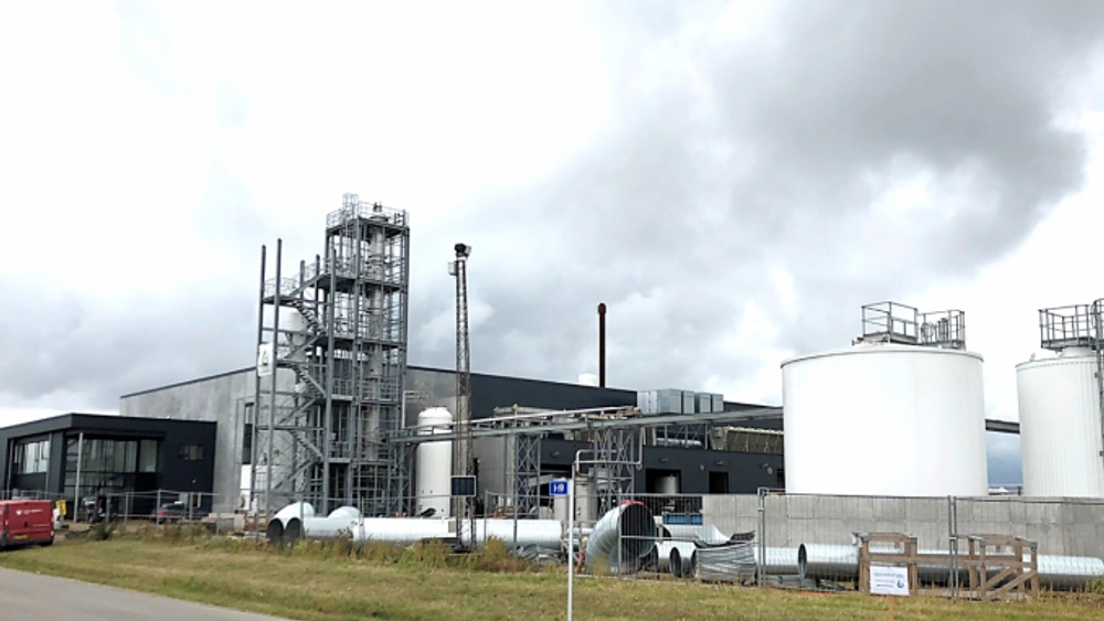 Quantafuel-fabrikken i Skive i Danmark har hatt problemer med å få diesel utvunnet fra plastavfall som gjenvinning. Nå blir plastavfallet ny plast i stedet.