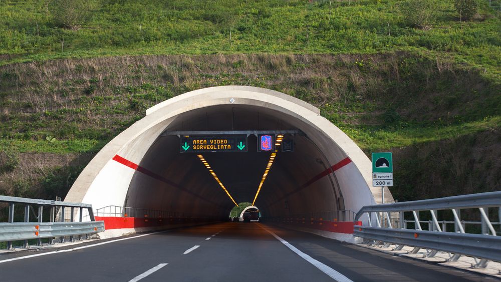 Mer enn 200 italienske tunneler kan være farlige, viser en ny rapport.