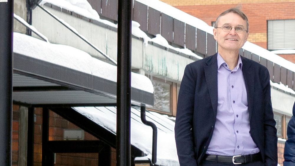 – Mineralene har kommet opp med varmt vann fra jordas indre gjennom sprekker i jordskorpa. Et foreløpig estimat er at det er verdier for 1.000 milliarder kroner, forteller Egil Tjåland, instituttleder for geovitenskap og petroleum på NTNU.