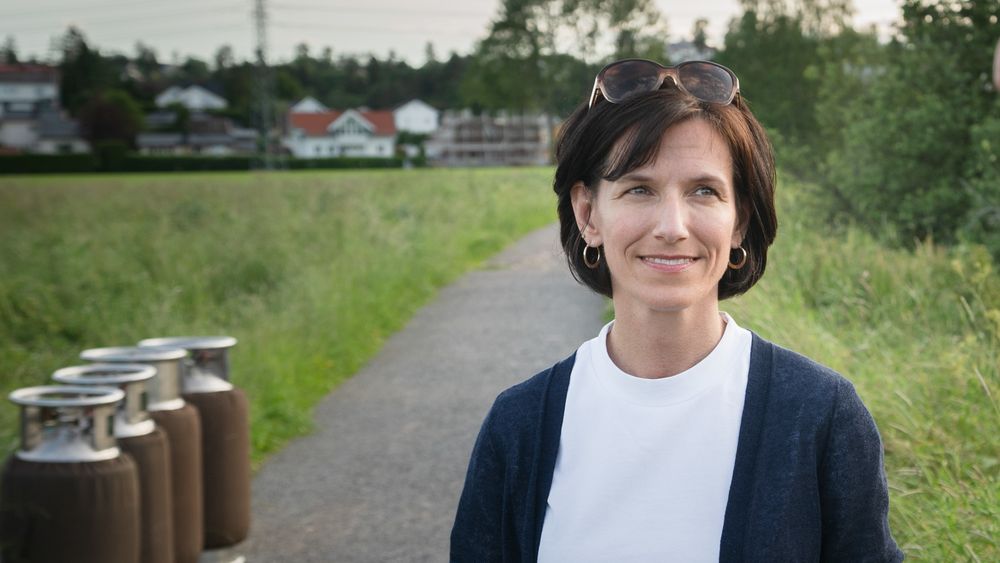 Microsofts Norgessjef Kimberly Lein-Mathisen, Sopra Steria-sjef Kjell Rusti. Bildet er tatt like etter landing med Sopra Sterias luftballong tidligere i sommer. 