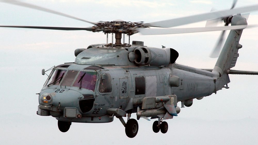 SH-60B Seahawk bevæpnet med AGM-119 Penguin-missil. Nå kan etterkommeren, NSM, bli integrert på nye MH-60R-helikoptre.