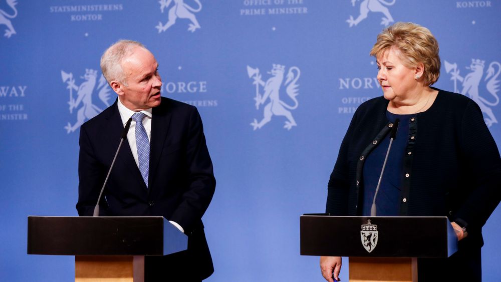Statsminister Erna Solberg (H) og finansministeren Jan Tore Sanner (H) vil sammen med to andre statsråder presentere tiltak for å berge økonomien gjennom koronakrisen. 