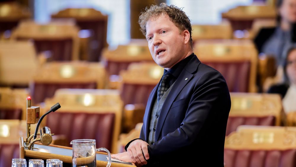– En enstemmig finanskomité støtter tiltakene som regjeringen la fram i statsråd fredag, opplyser saksordfører Sigbjørn Gjelsvik (Sp). Her fra en tidligere spørretime.