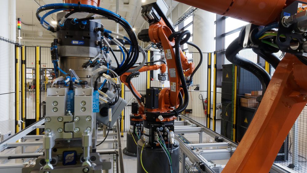 Intek Engineering har levert roboter, celler og system for batterifabrikken til Corvus i Bergen.