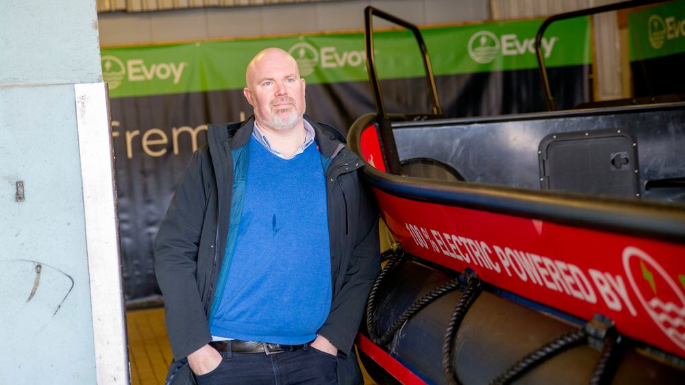 Overgang: Leif Stavøstrand meldte overgang fra oljebasen i Florø til eget elbåtselskap for to år siden. Nå skal han levere de første arbeidsbåtene med elektrisk framdrift til oppdrettere på Vestlandet.