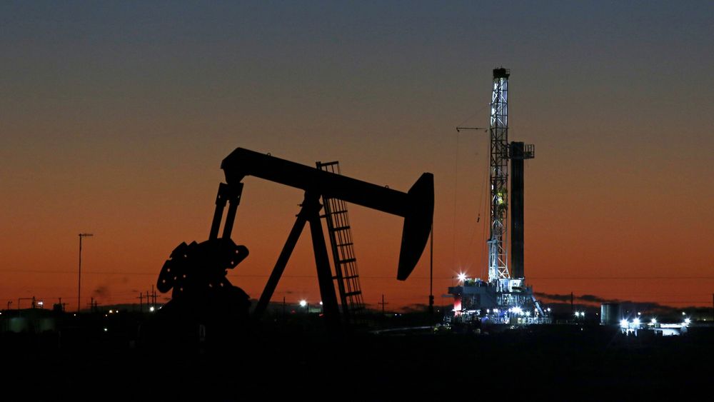 USA og landene i G20 støtter avtalen om store kutt i oljeproduksjonen som ble inngått mellom Opec, Russland og andre oljeproduserende land tidligere fredag.