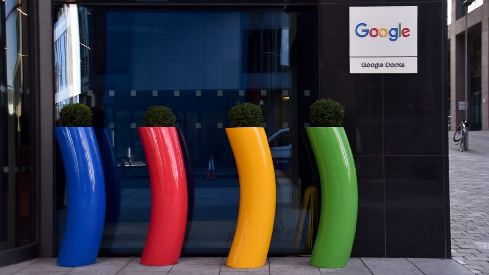 Fra inngangspartiet til Googles europeiske hovedkvarter, som ligger i et bygningskompleks som nå kalles for Google Docks, i Dublin, Irland.