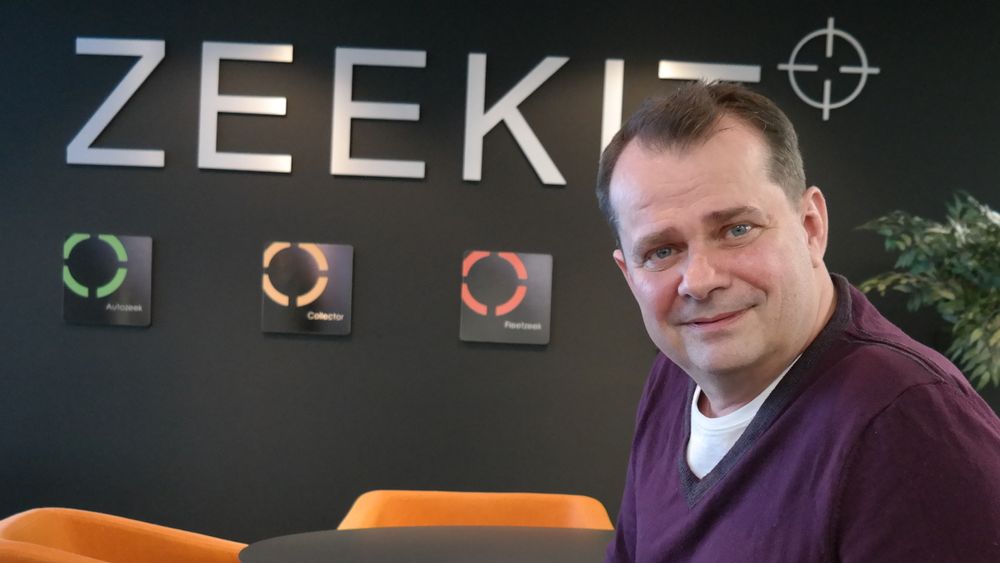 Per-Arne Ellefsen er grunder av og daglig leder i Zeekit AS, som utvikler webløsninger basert på GPS posisjoneringsteknologi for bruk blant annet innen drift og vedlikehold av veier, samt for asfaltbransjen.