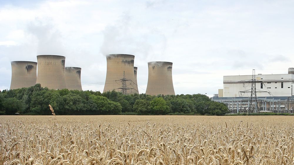 Storbritannia jobber med å fase ut kull, og tirsdag ble det satt ny rekord for lengste kullfrie periode siden 1800-tallet. Drax power station (bildet) er et av de få gjenværende kullkraftverkene i Storbritannia, og også dette vil etter hvert gå over til å brenne gass, i stedet for kull. 