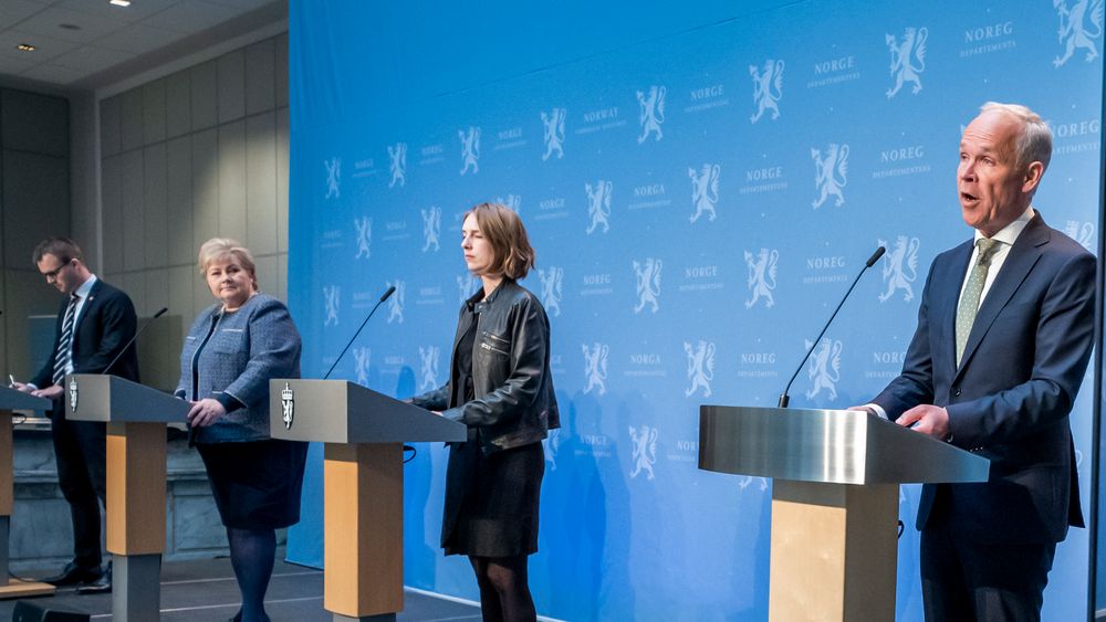 F.v.: Barne- og familieminister Kjell Ingolf Ropstad, statsminister Erna Solberg, næringsminister Iselin Nybø og finansminister Jan Tore Sanner presenterer regjeringens forslag til midlertidige endringer i skattesystemet for olje- og gassnæringen.