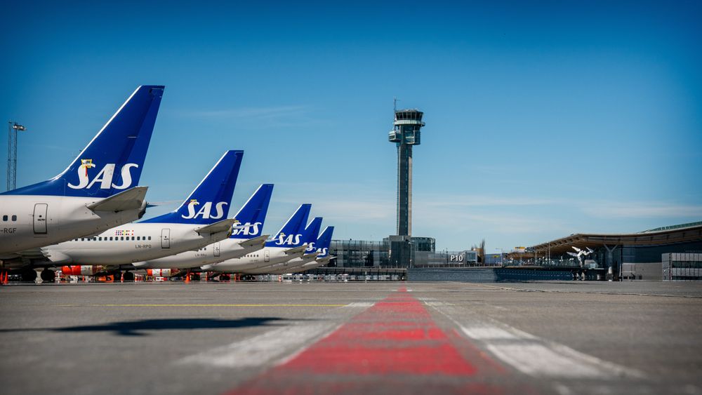SAS er blant en lang rekke flyselskap som har måttet parkere de fleste av sine fly under koronakrisen. Lavere flytrafikk er en av årsakene til at utslippsfallet i 2020 kan bli det største noensinne.