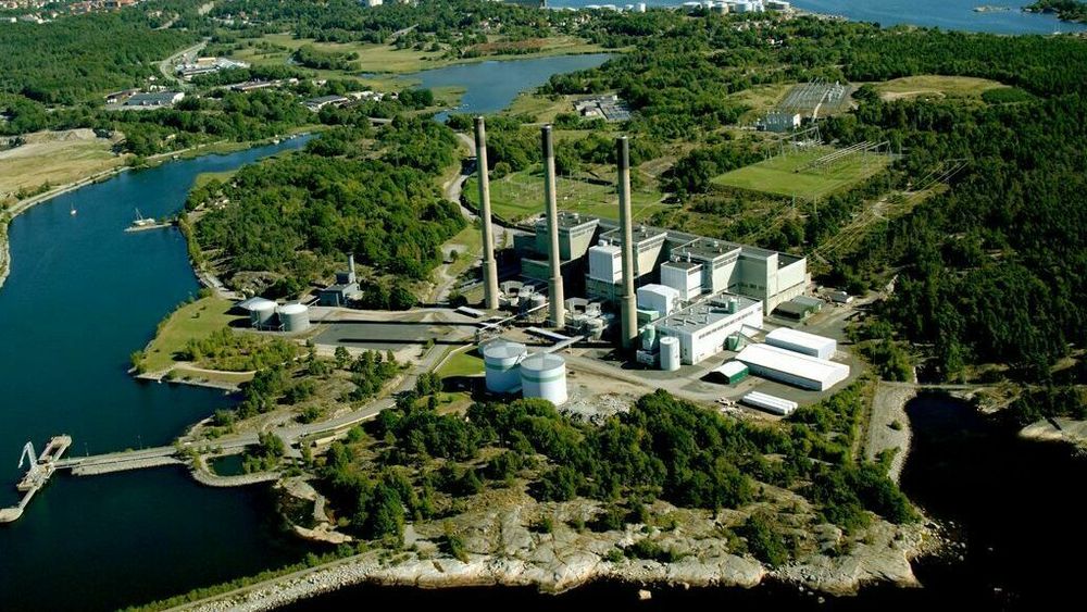 Karlshamn oljekraftverk brukes normalt bare til reservekraft om vinteren. Men på grunn av uventet høye strømpriser, fyrer eieren Uniper opp kraftverket igjen.