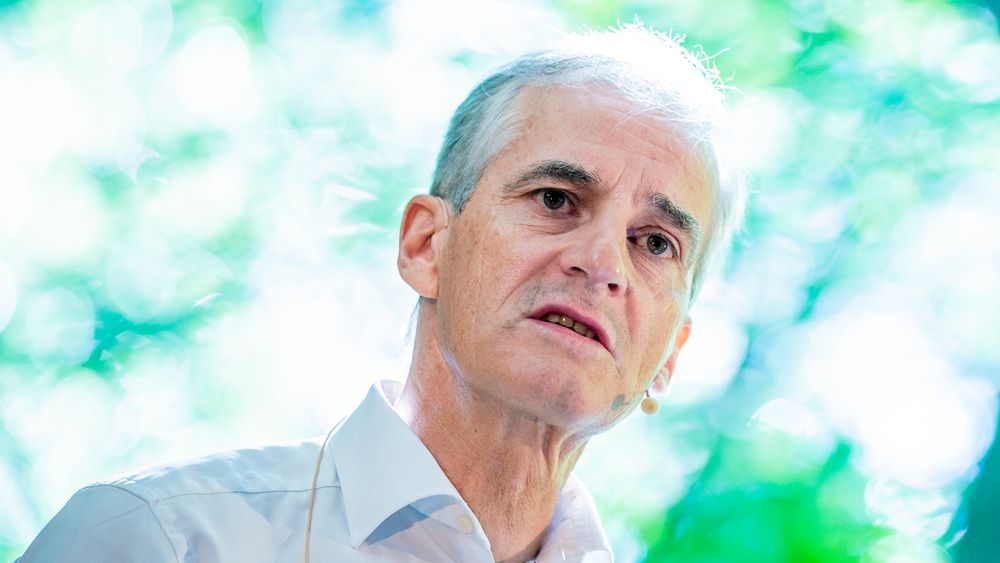 Arbeiderpartiets leder Jonas Gahr Støre ber regjeringen om å forlenge permitteringsperioden ut året for å unngå å sette norske jobber i fare.