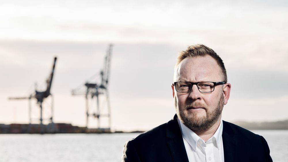 Den norske stat har investert over 600 millioner til landstrømsanlegg langs kysten og bør forsterke insentiver i regional- og transmisjonsnettet til havnene, skriver styreleder Even Borvik i Larvik Havn.