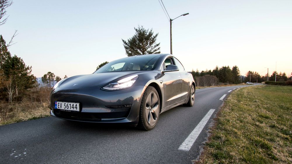Tesla Model 3 er også i år mest solgte elbilmodell i Sverige, viser statistikken over nyregistrerte biler i 1. halvår.