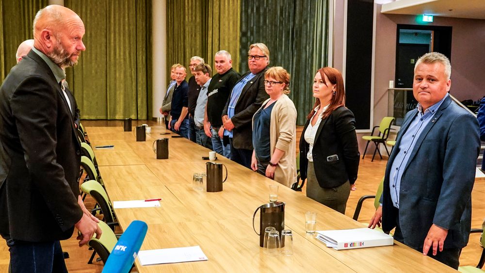 Pressekonferanse med Stein Lier Hansen (t.v.) i forbindelse med lønnsoppgjøret.