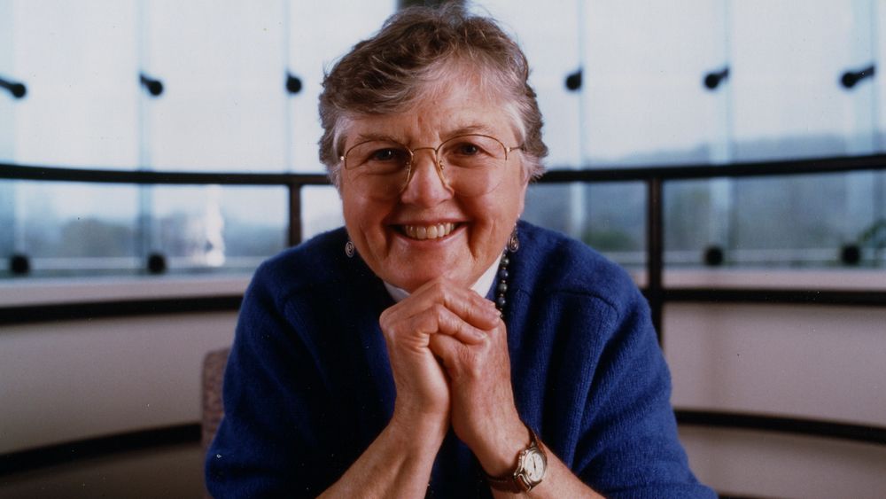 Frances E. Allen var en pioner innen parallellprogrammering og kompilatoroptimalisering.