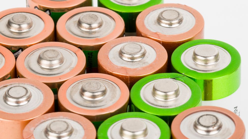  Litiumionebatterier kommer i mange formater, men den tradisjonelle 18650-formfaktoren er svært utbredt. Den finnes i alt fra lommelykter til Teslas modell S og X.