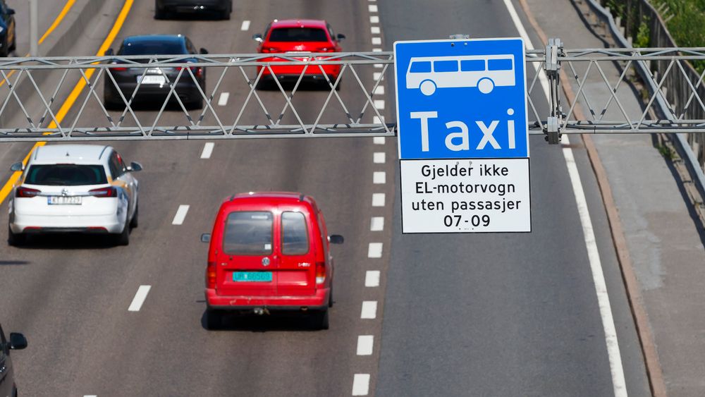 Kan  man sykle i kollektivfeltet i rushtrafikken, når det er andre alternativer – selv om det betyr at du selv må bruke lenger tid på sykkelturen? Nei, slår Høyesterett klart fast i en ny dom.