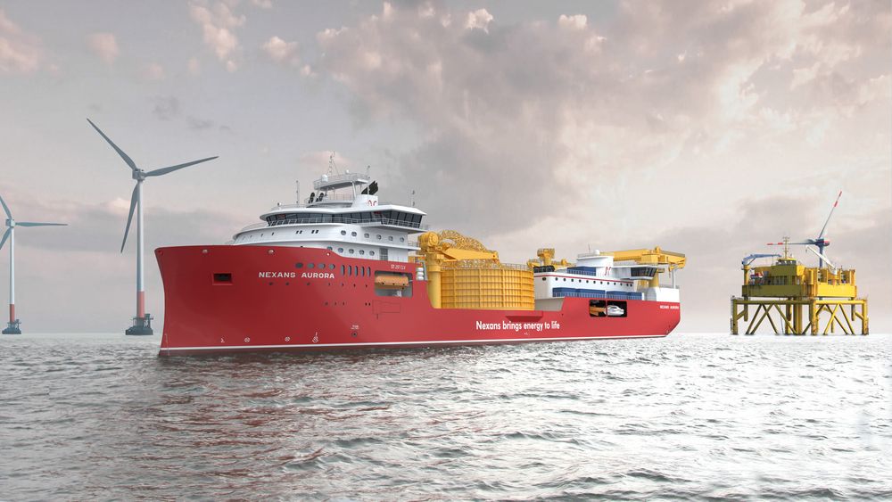 Nexans Aurora drar rett fra Ulstein Verft til kabellegging  på Seagreen offshore vindpark utenfor Skottland i 2021. 