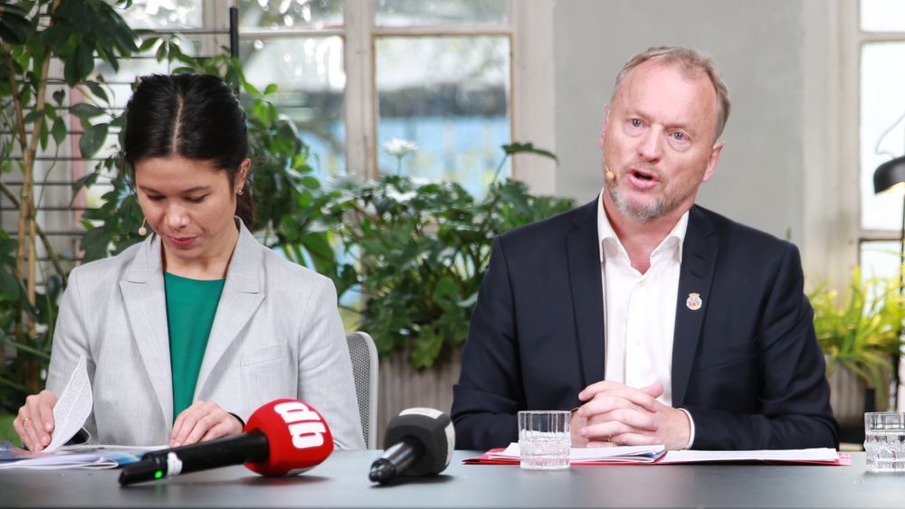 Uten karbonfangst på Klemetsrud når ikke Oslo sine klimamål. Byrådsleder Raymond Johansen er skuffet og håper Stortinget vil gå inn med støtte til Klemetsrud. Her sammen med miljøbyråd Lan Marie Berg (MDG).