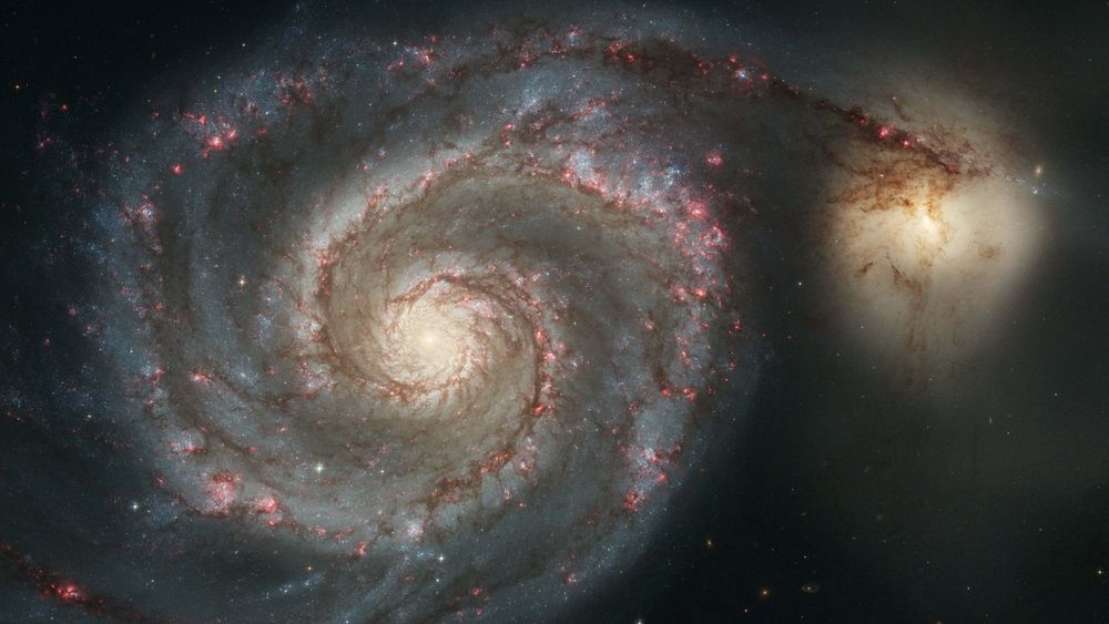 Nasa beskriver M51 som en majestetisk spiralgalakse. Den kalles også Malstrømsgalaksen eller Whirlpool Galaxy.