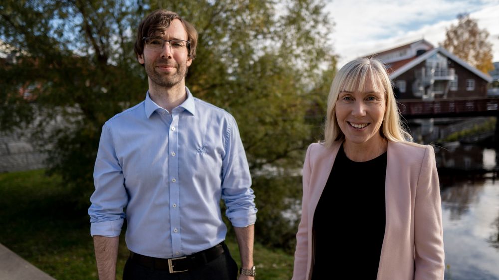 Peter Ekstrand Berg er ansatt som seniorrdågiver i Advansia. Her sammen gruppeleder for sikkerhet, Eli Westad Garmann.