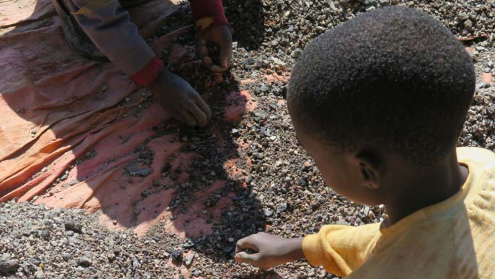 Opptil 30 prosent av Kongos kobolt utvinnes uformelt, inkludert av barnearbeidere.