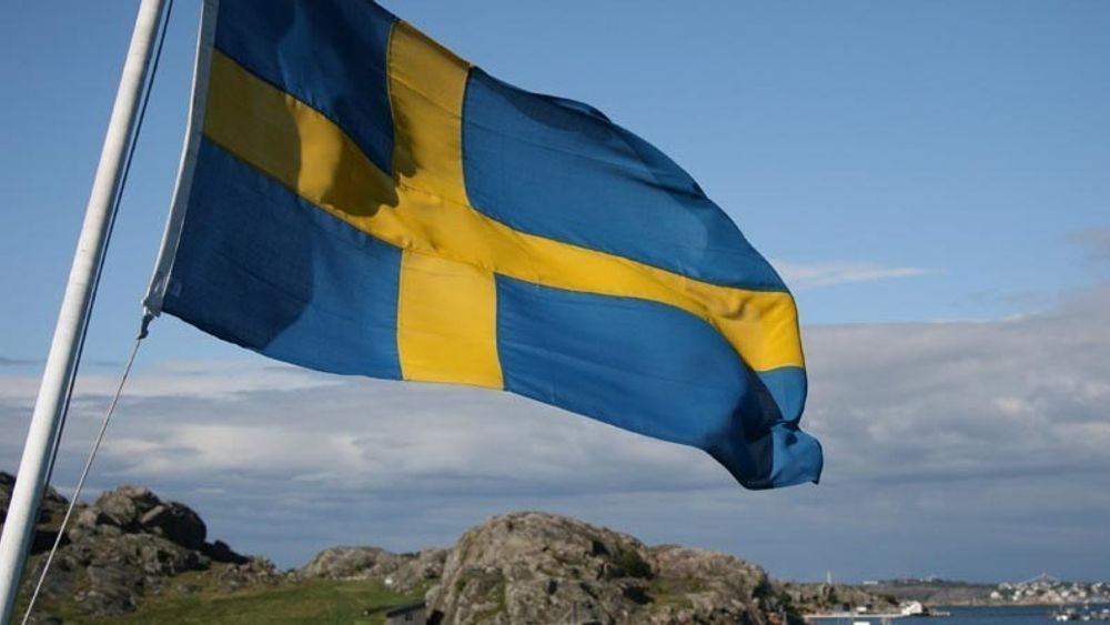 Tre uker før svenskene skulle auksjonere ut viktige 5G-frekvenser kom regler som utelukket at operatørene kunne bruke utstyr fra Huawei og ZTE til å bygge nett basert på frekvensene. Huawei klaget, og nå er auksjonen utsatt.
