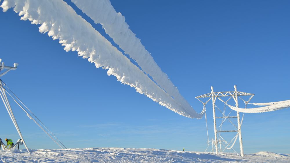 Kulde over hele landet, kombinert med stadig mer elektrifisering, gjør at nordmenn bruker ekstremt mye strøm i disse dager.