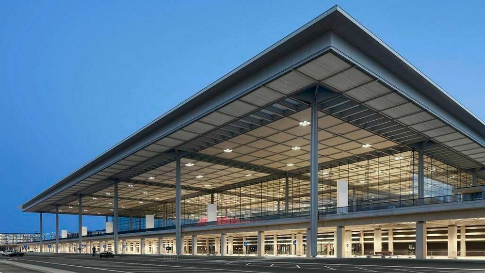  Terminal 1 ved Berlin-Brandenburg Airport, hvor ansatte stadig opplever å få støt av røtgenutstyret.