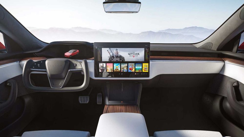 Tesla har kvittet seg med rundt ratt i Model S og X.