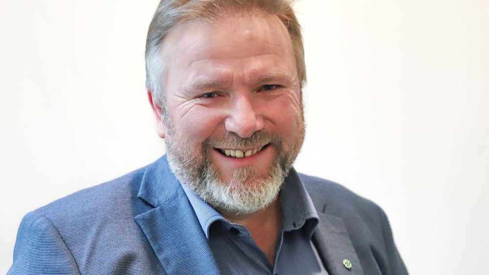 Stortingsrepresentant Bengt Fasteraune mener offentlig leveringsplikt er det som må til for at alle i landet skal få tilstrekkelig bredbånd.