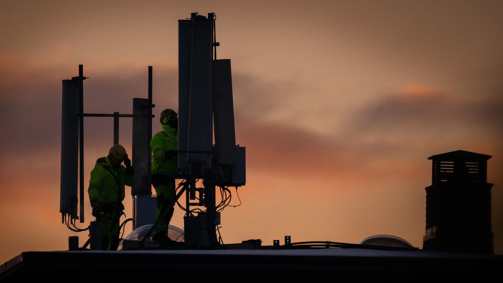 Mobiloperatørene setter opp sine 5G-antenner over hele landet. Her et eksempel på nye antenner i Godlia i Oslo.