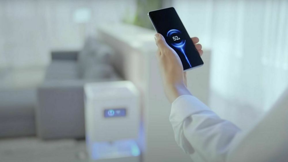 Xiaomis nye løsning lover å lade mobilen – og etter hvert andre typer enheter – trådløst over større avstander.