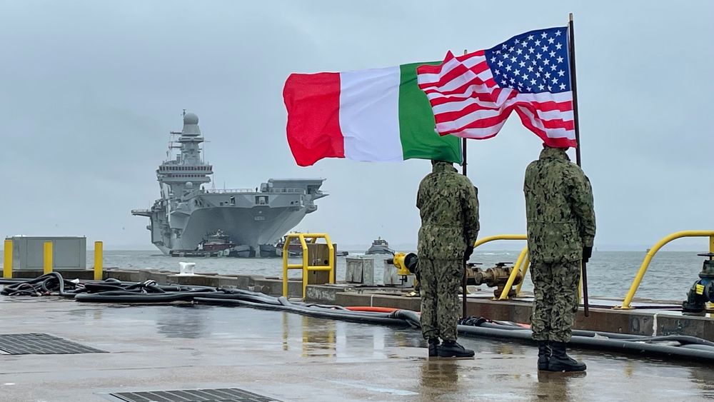 Det italienske hangarskipet ITS Cavour ankommer Naval Station Norfolk i Virginia lørdag 13. februar. De kommende seks ukene skal skipet sertifiseres for F-35B.