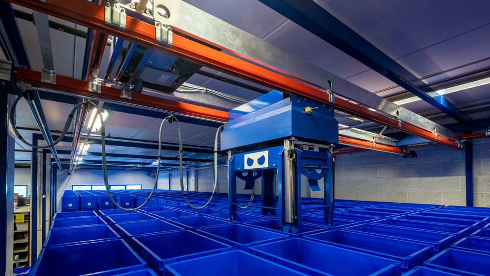 Blue Robot har laget et autonomt lager som kan håndtere inntil 2400 kasser