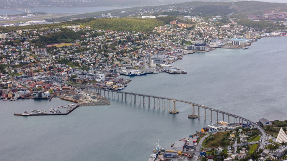 Tromsø kommune undersøker om de kan være utsatt for et sikkerhetsbrudd etter at falske e-poster er sendt ut med kommunen som avsender.